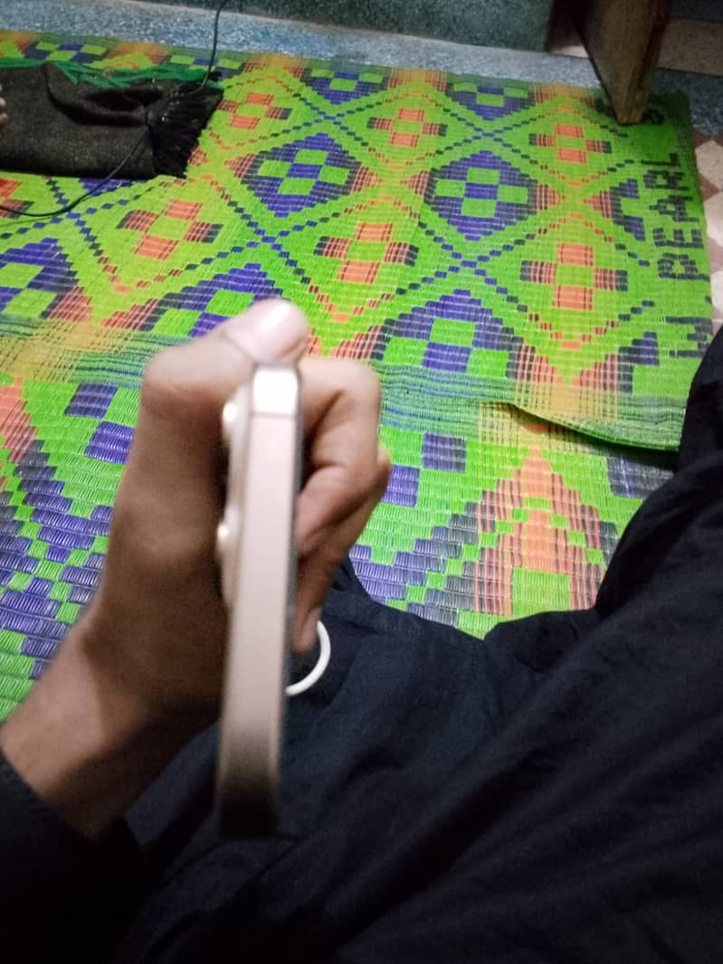 Apple iPhone 16 Pro Max 1
