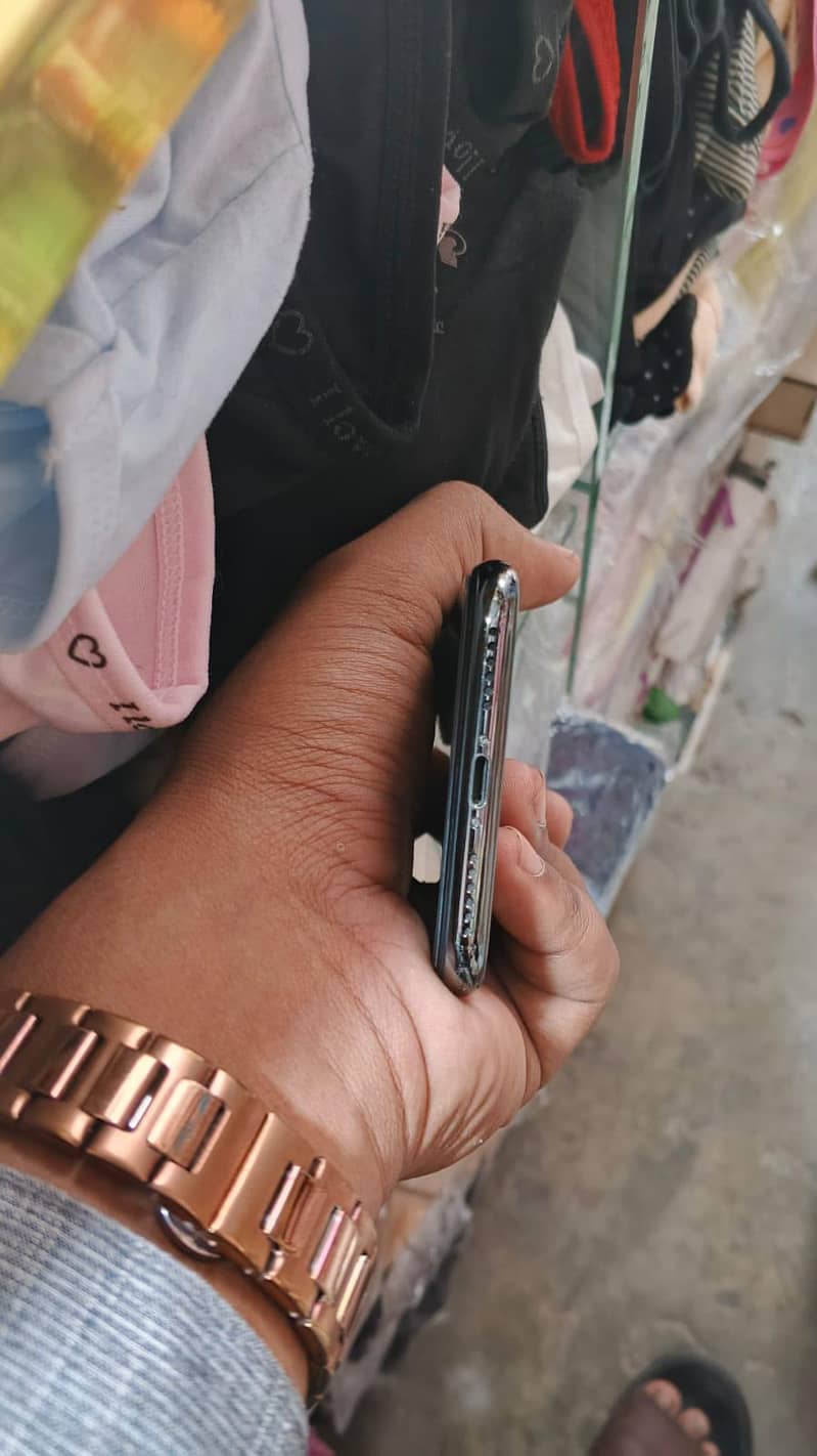Apple iPhone X 0