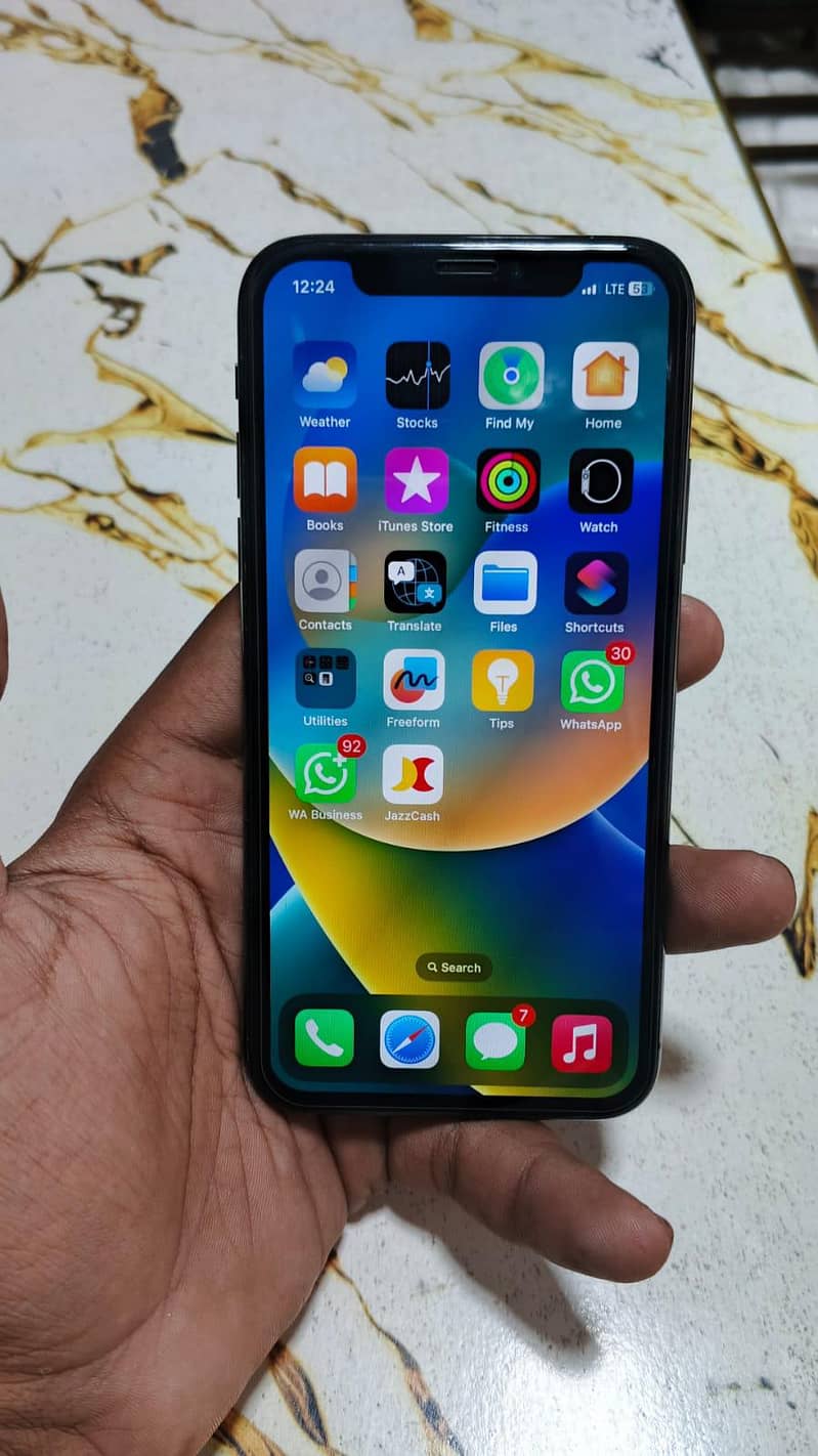 Apple iPhone X 3