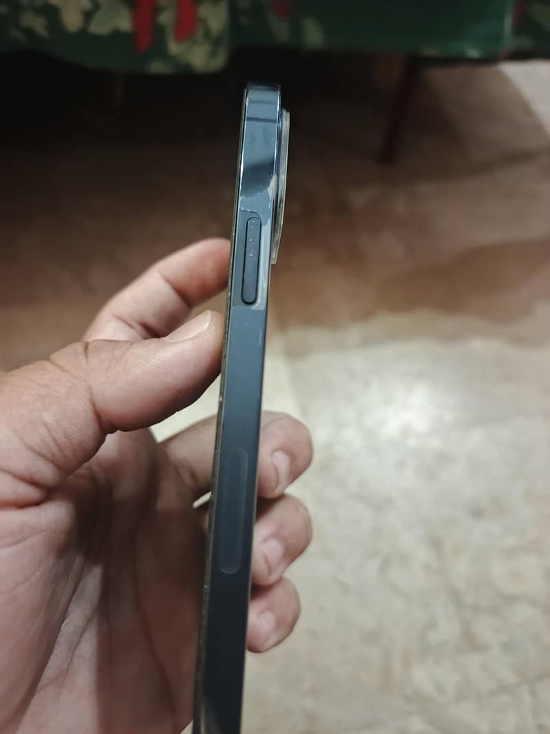 Apple iPhone 12 Pro 2