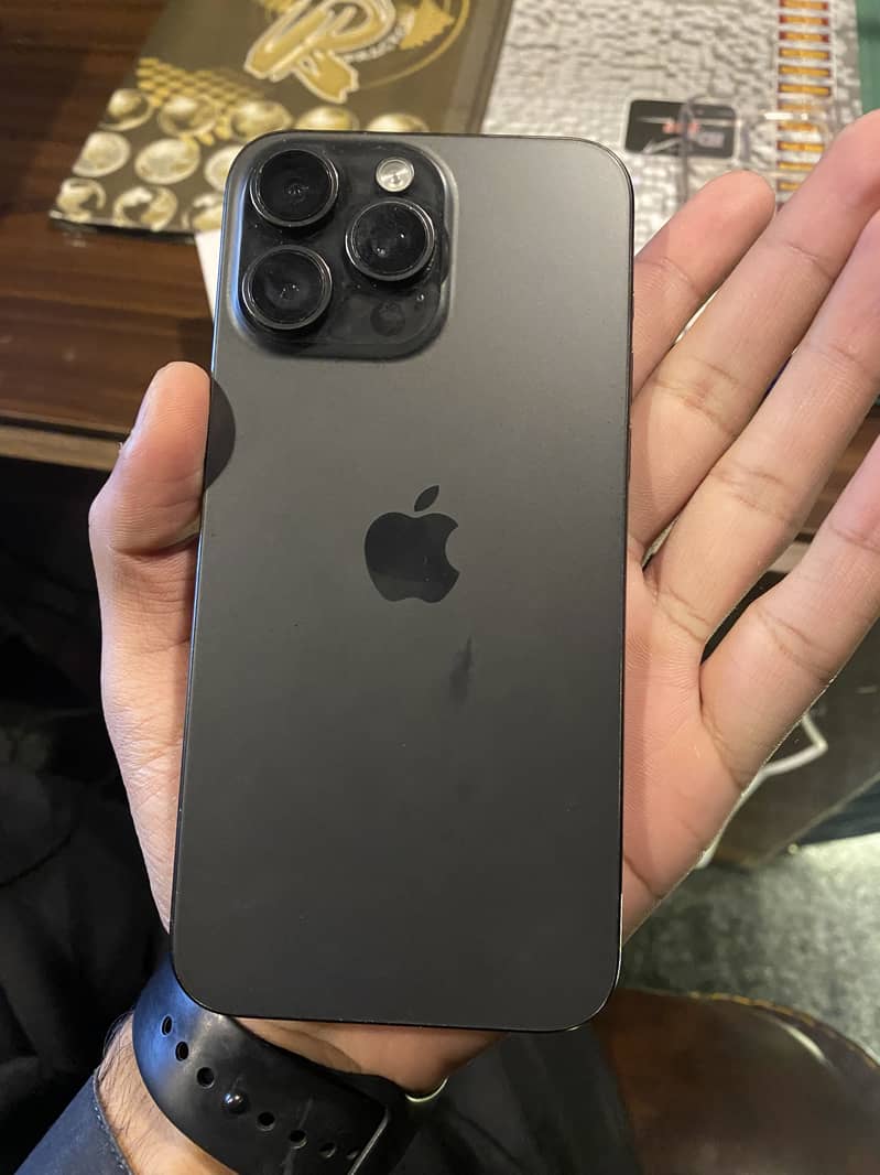 Apple iPhone 15 Pro Max 6
