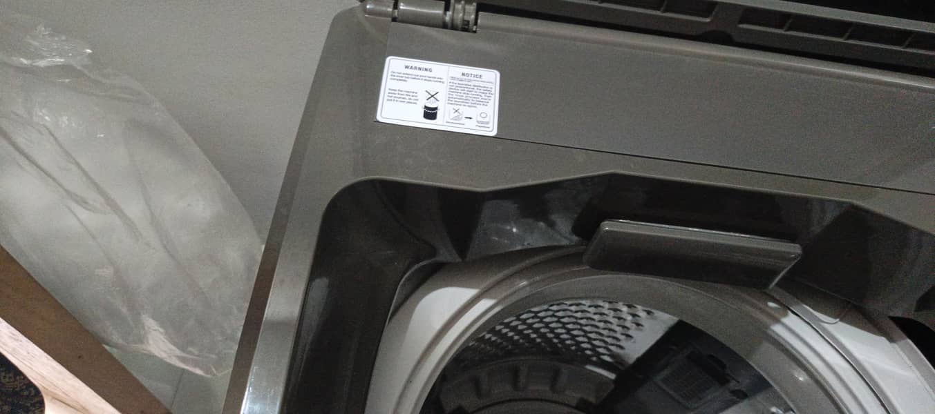 Dawlancce fully automatic washing machine. 2