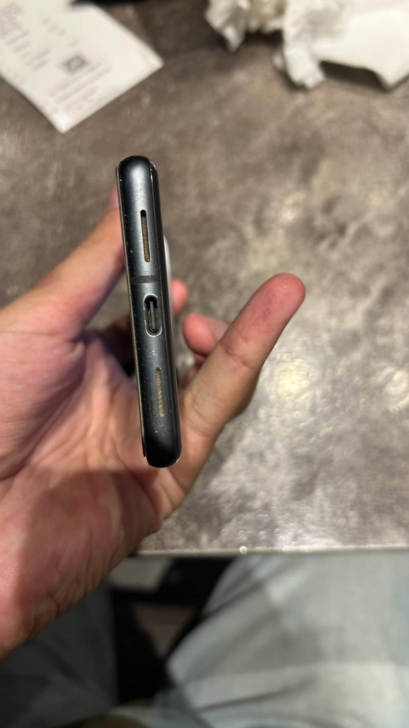 Google Pixel 7 4