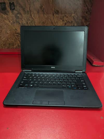 Dell latitude e7250 i5 5th gen 4gb ram 240gb SSD (no battery)