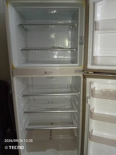 Dawlance Fridge medium size