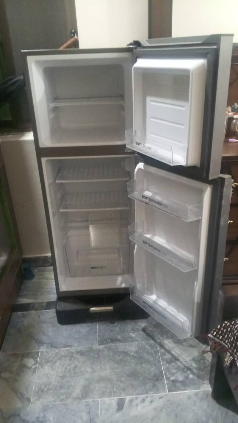 Mini Fridge 0