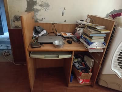 Computer table