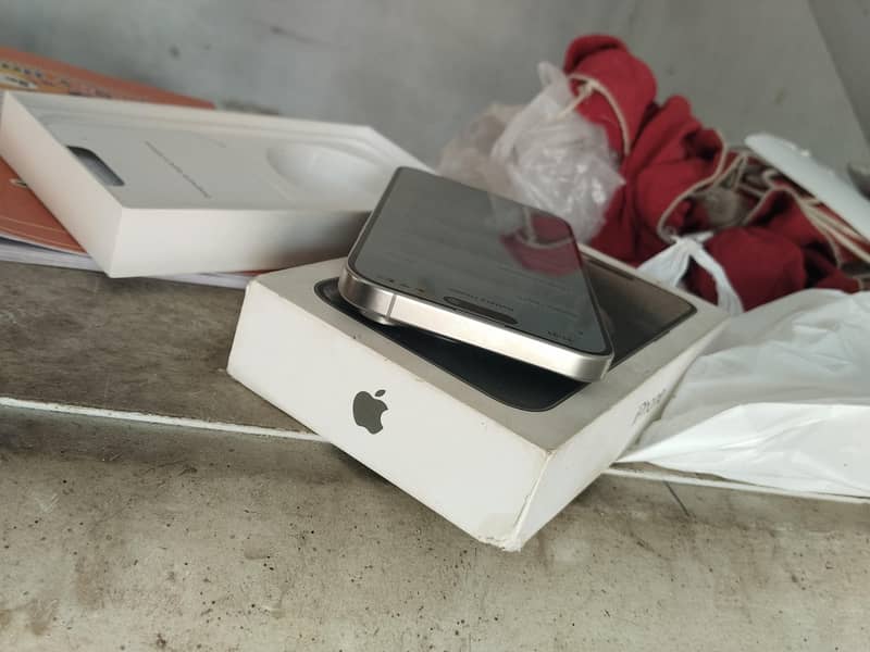Apple iPhone 15 Pro Max 8