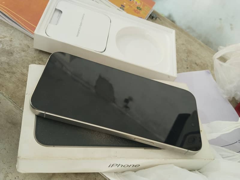 Apple iPhone 15 Pro Max 9