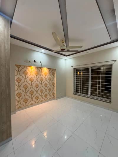 5 mrla house available for rent sector C bahria town Lahore
