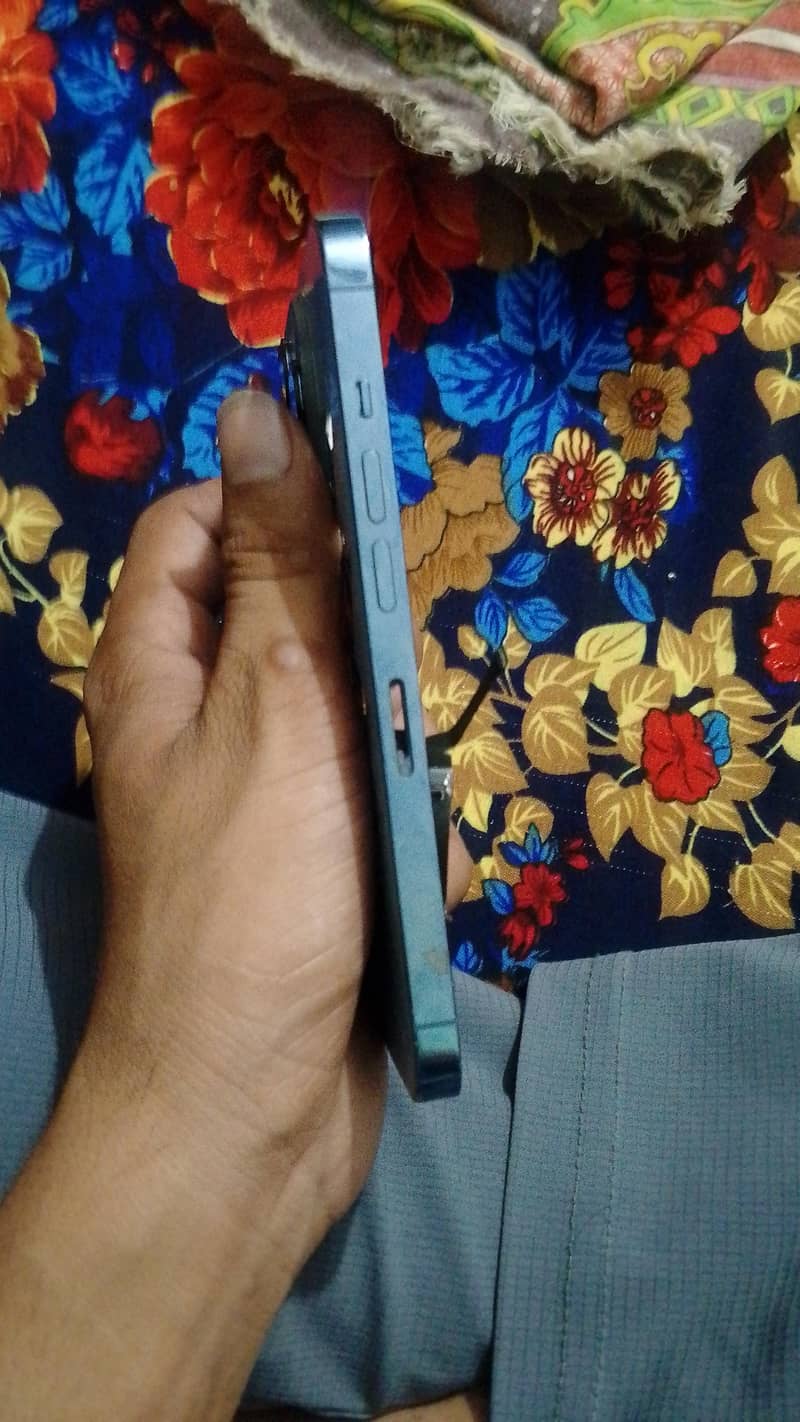 Apple iPhone 13 Pro 2