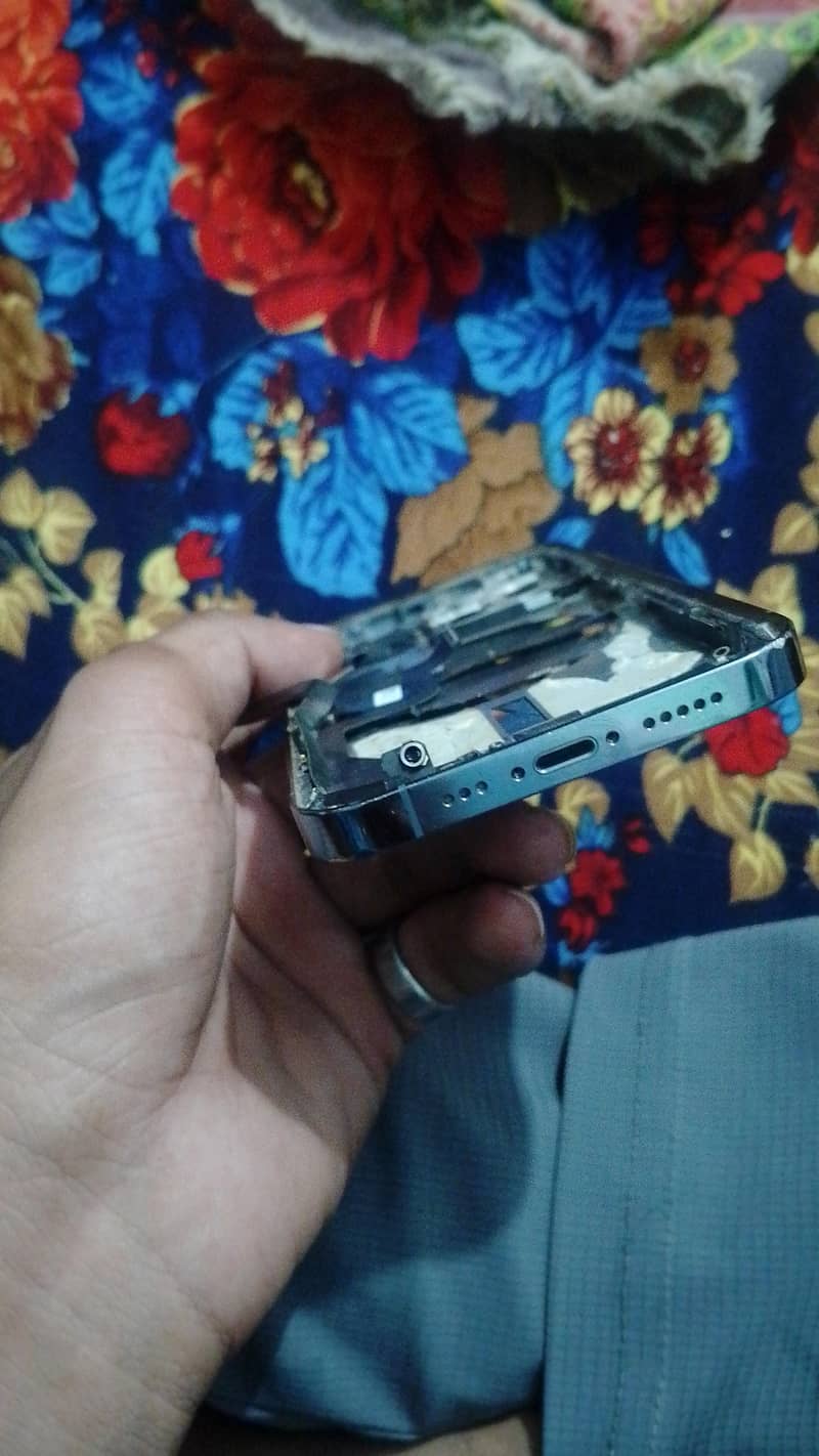 Apple iPhone 13 Pro 3