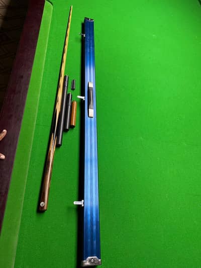 Brand (MKR) snooker cue (with case and 3 extension)