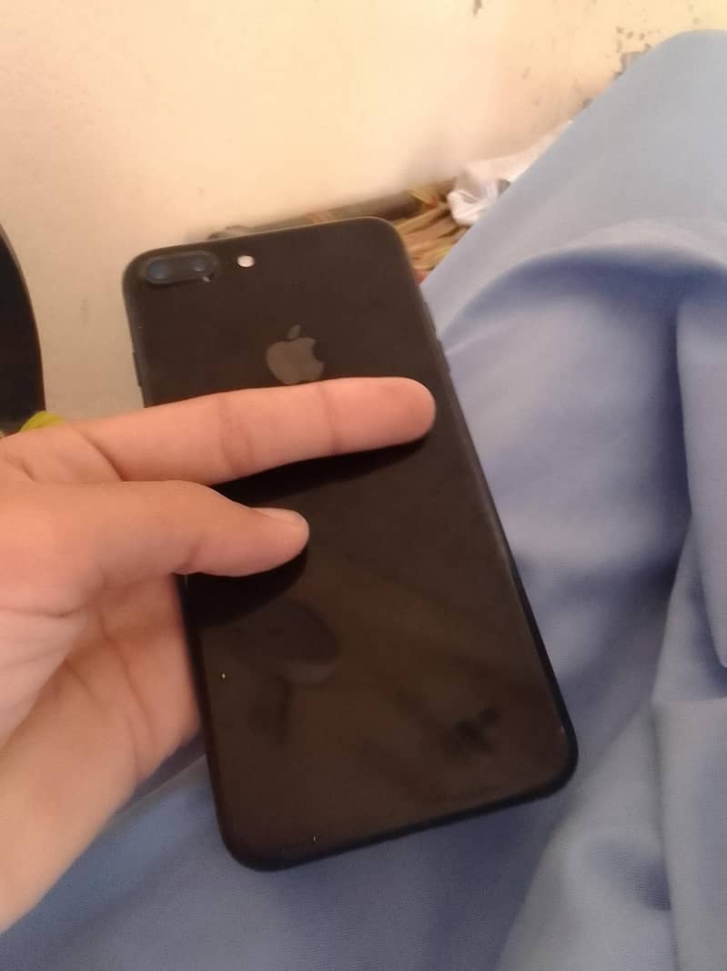 Apple iPhone 7 Plus 3