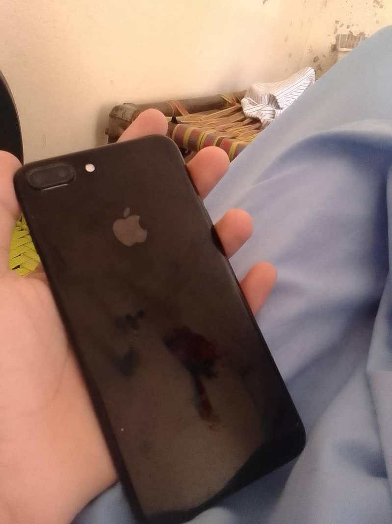Apple iPhone 7 Plus 6