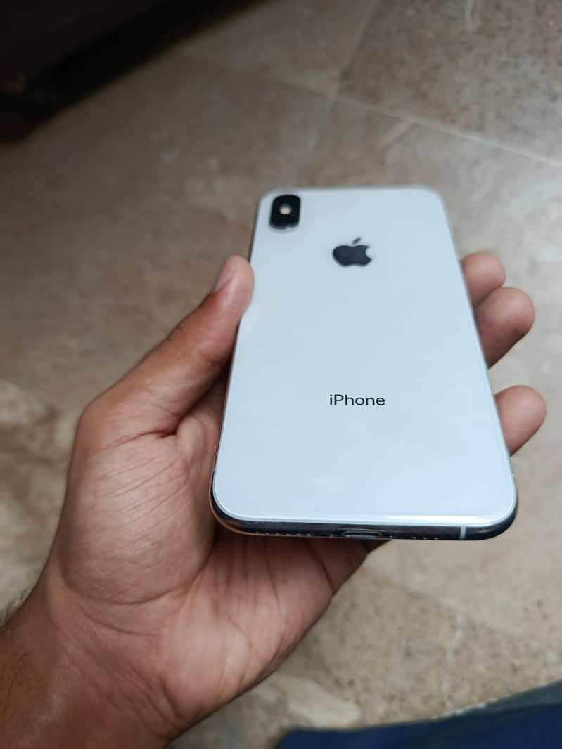 Apple iPhone XS 1