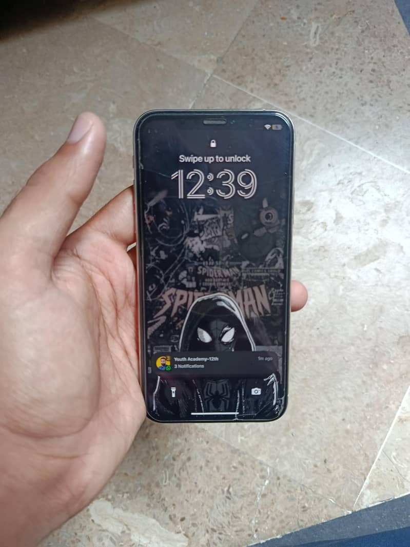 Apple iPhone XS 3