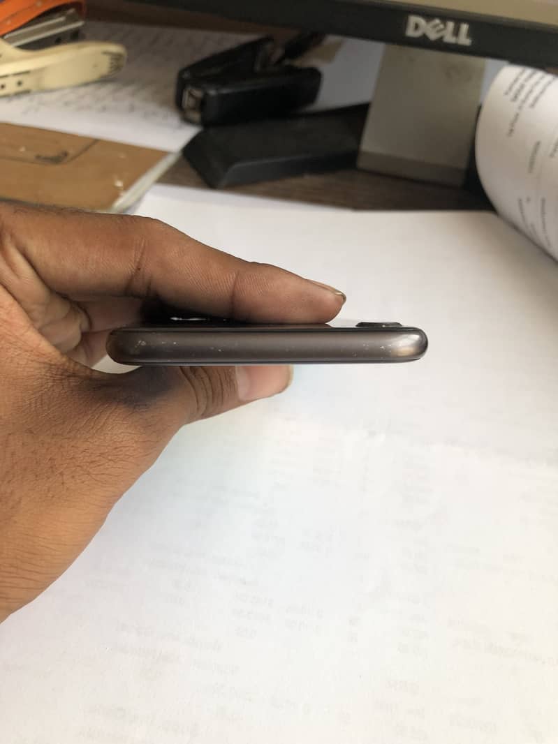 Apple iPhone 8 4
