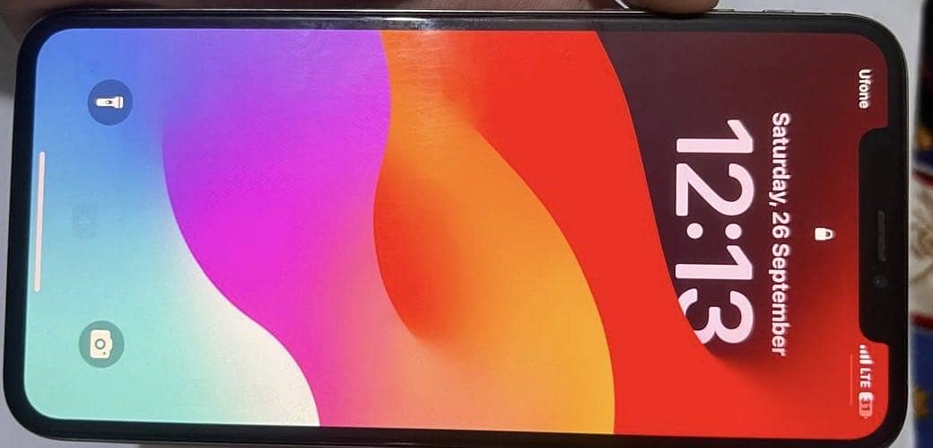 Apple iPhone XS Max 3