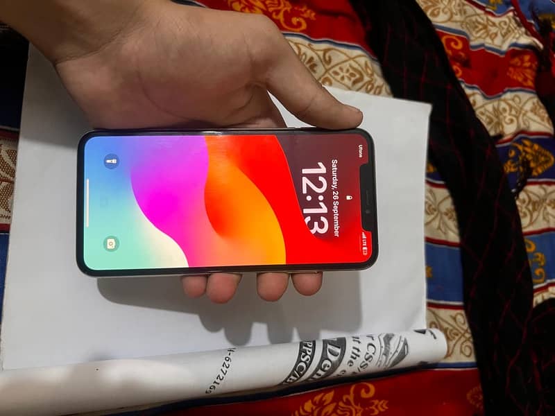 Apple iPhone XS Max 4