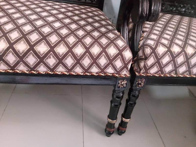 sofa set hai pora 2