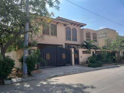 500 Yards Luxury Bungalow for Rent in DHA Phase 8 6 Bed Secure Family Living