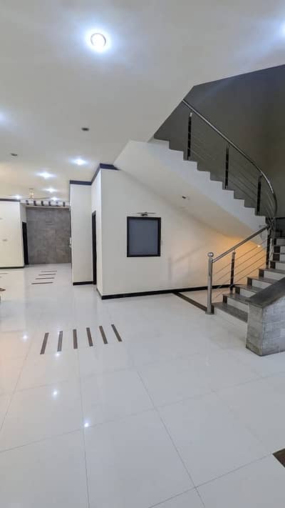 600 SQ Yard Villa Available For Rent