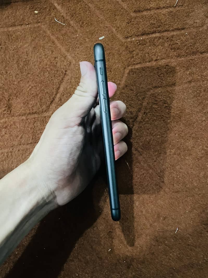 Apple iPhone 11 5