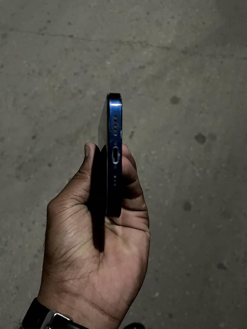 Apple iPhone 12 2