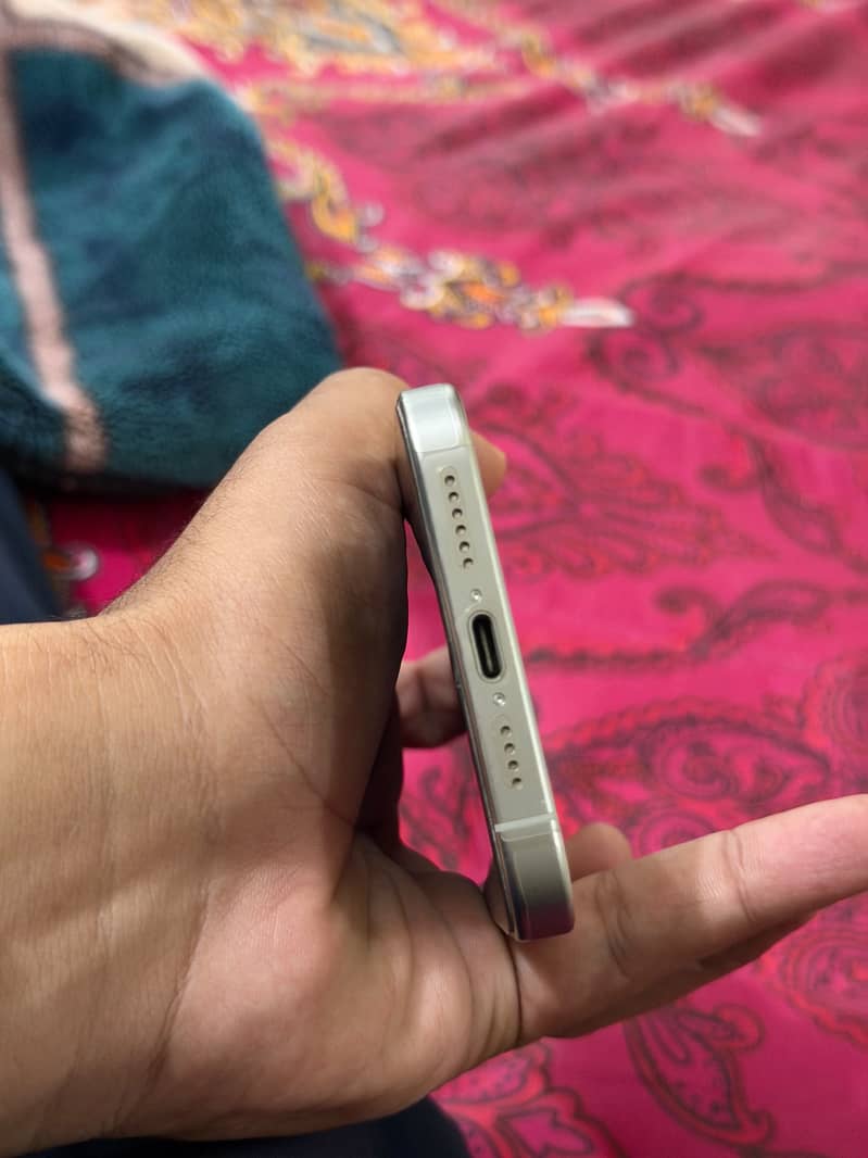 Apple iPhone 15 Pro Max 5
