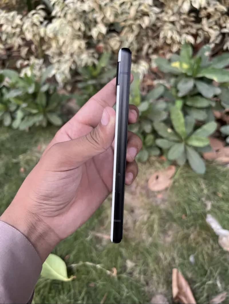 Google Pixel 6a 1