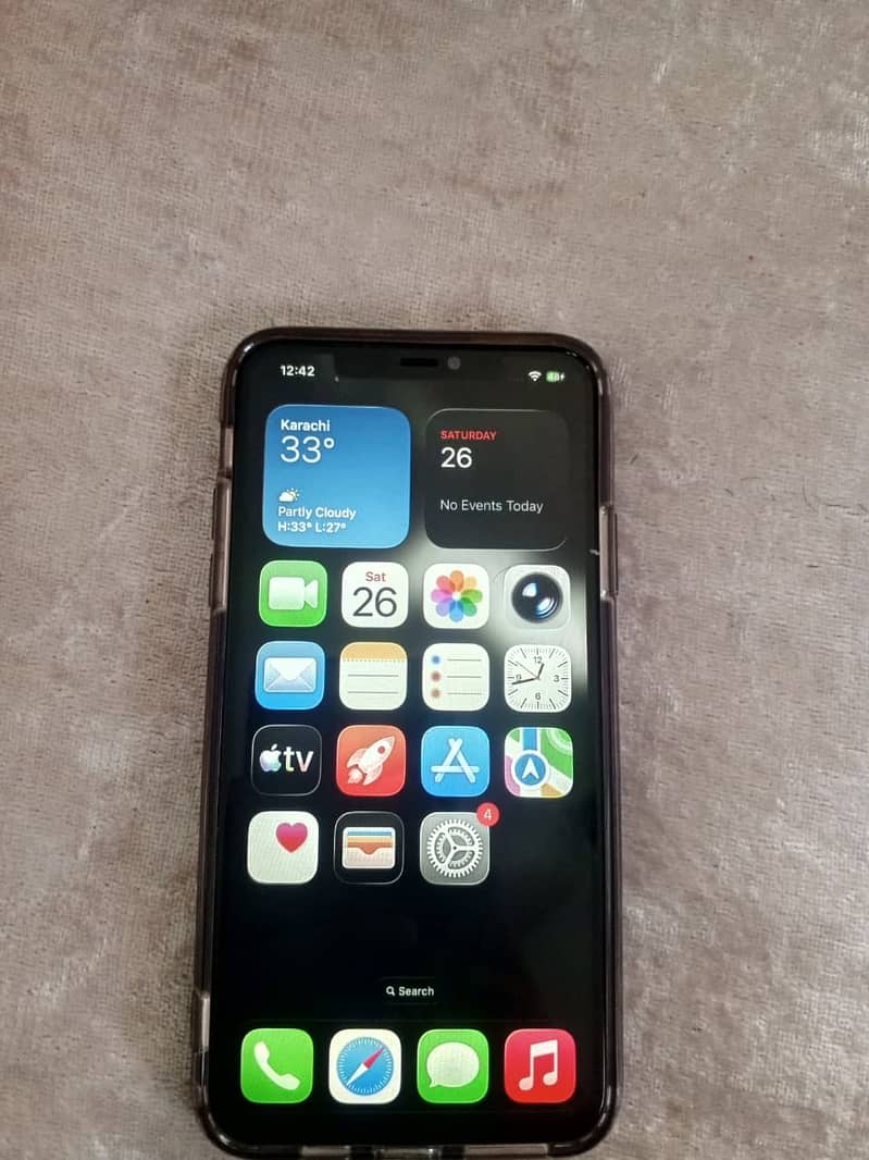 iPhone 11 Pro Max 1