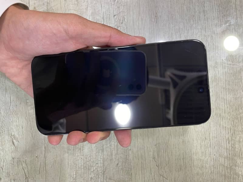 Apple iPhone 15 Pro Max 2
