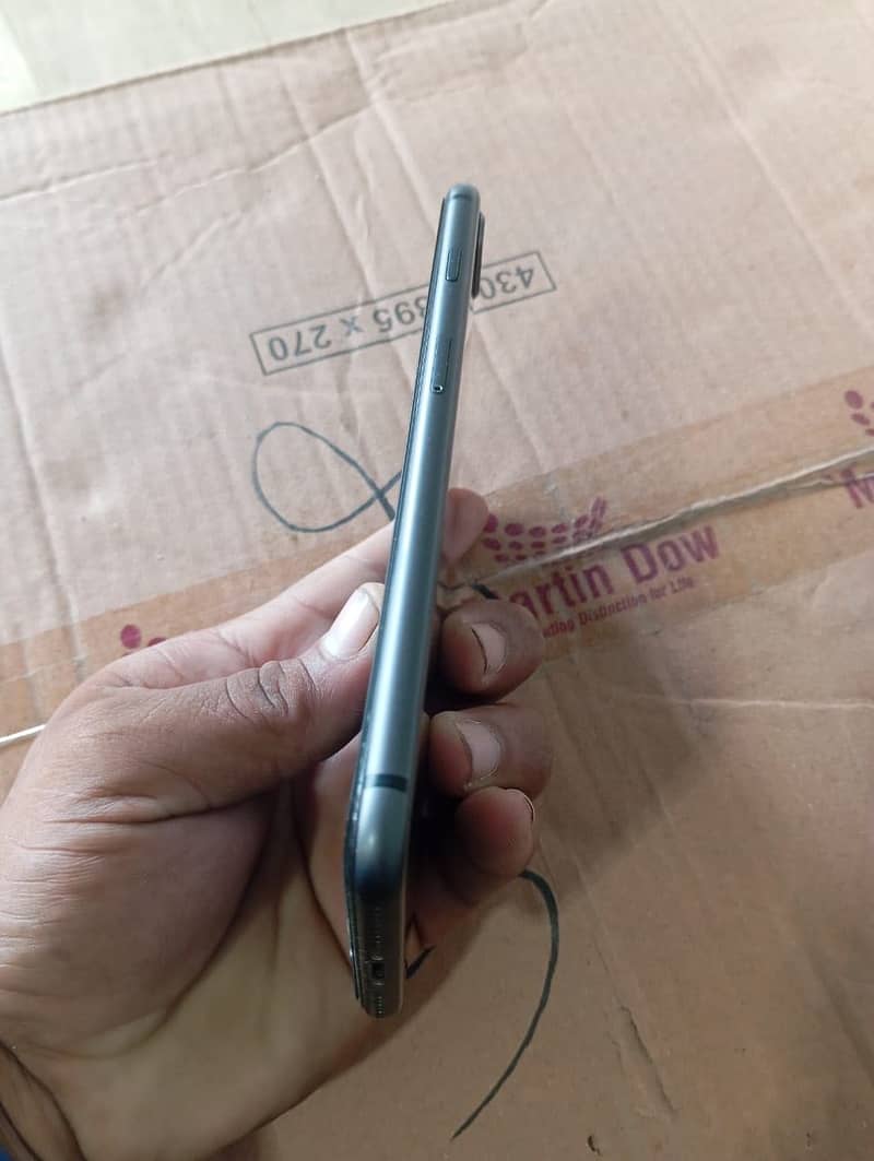 Apple iPhone 8 Plus 0