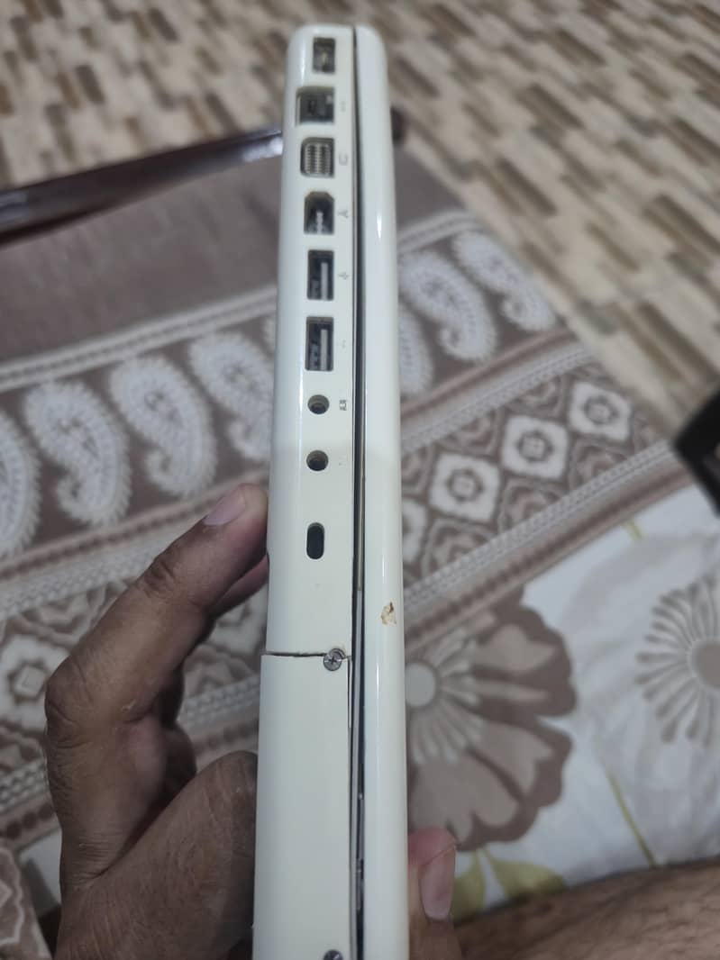broken macbook 3