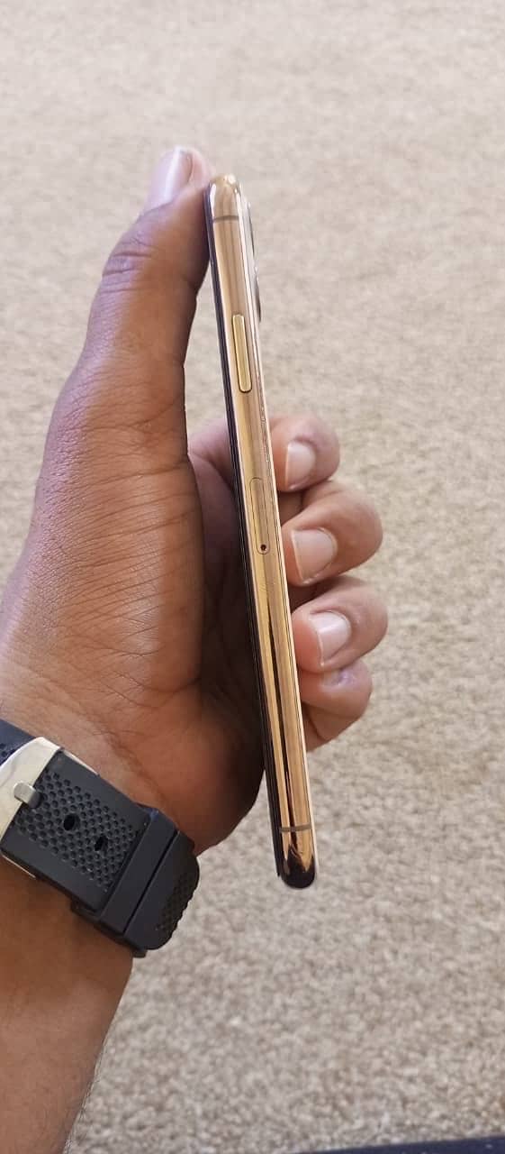 Apple iPhone 11 Pro Max 1