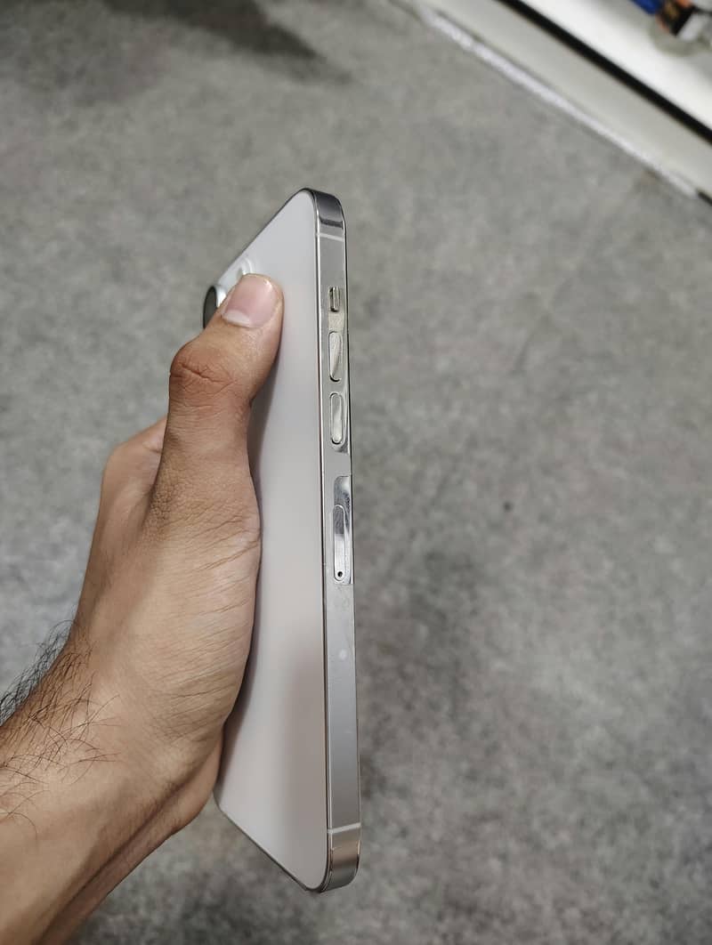 Apple iPhone 14 Pro Max 2