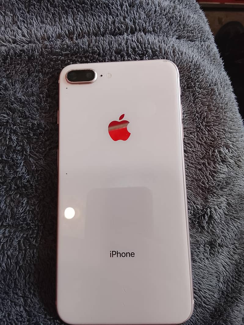 Apple iPhone 8 Plus 0