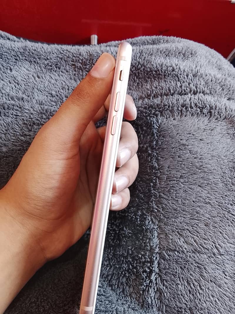 Apple iPhone 8 Plus 1