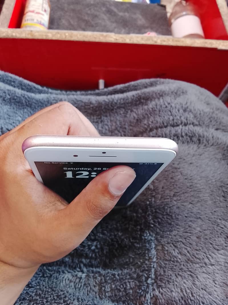 Apple iPhone 8 Plus 3