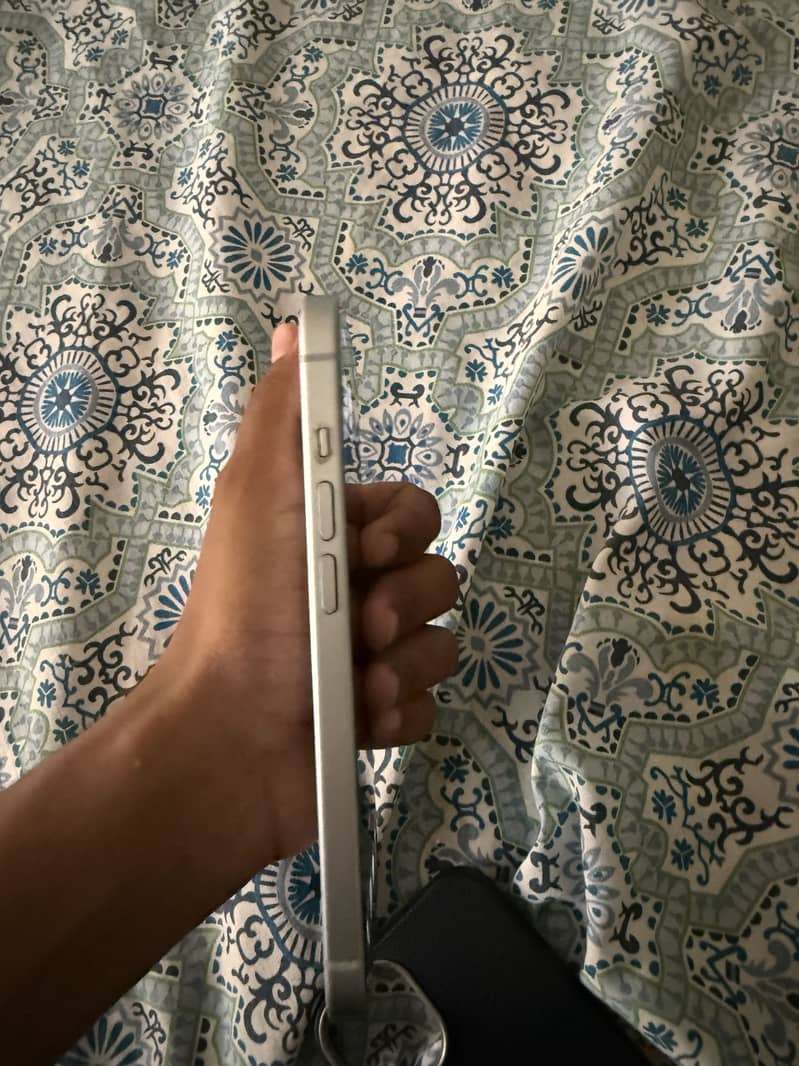 Apple iPhone 15 0