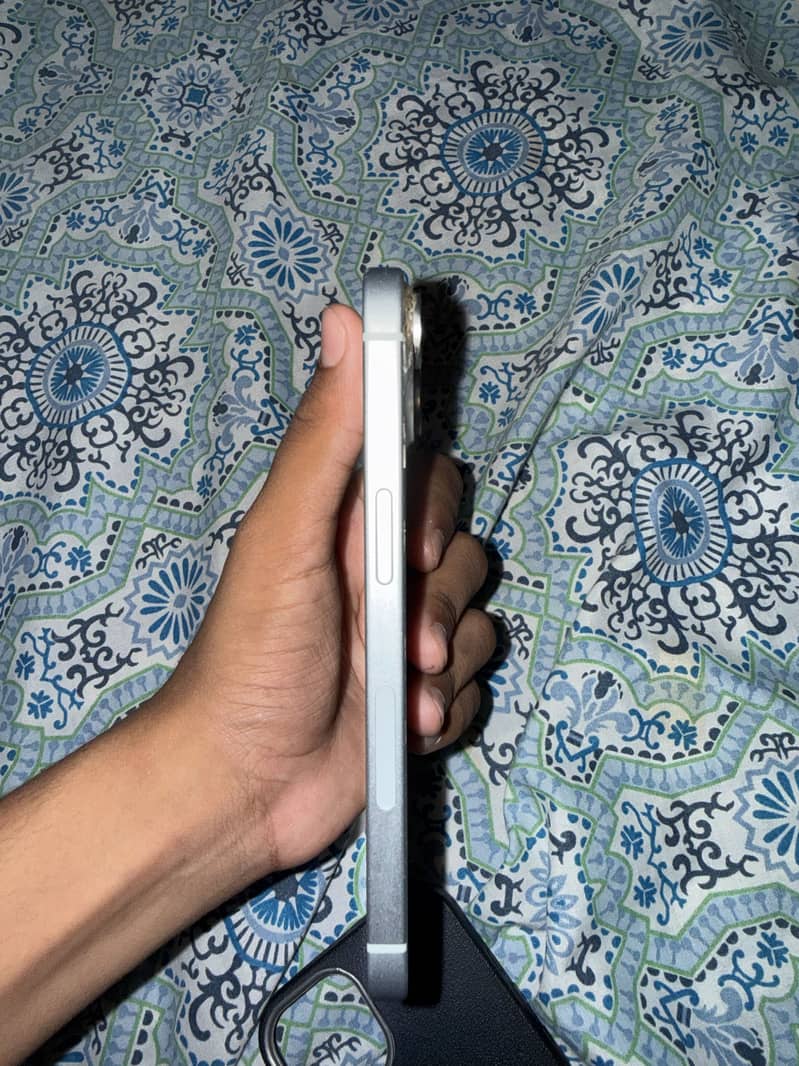 Apple iPhone 15 2