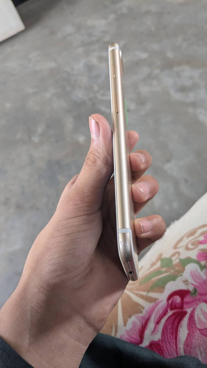 Apple iPhone 7 Plus 2