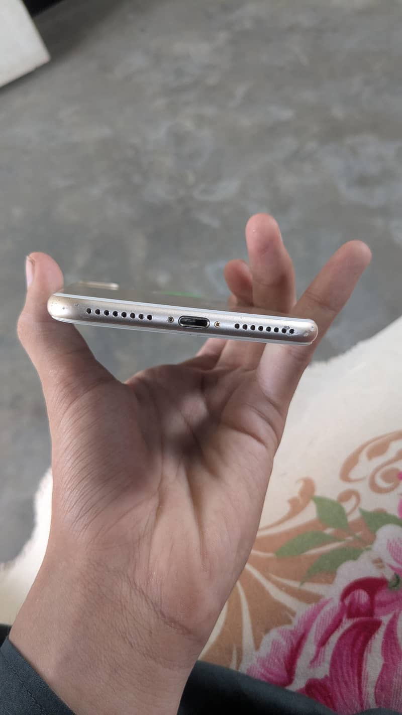 Apple iPhone 7 Plus 3