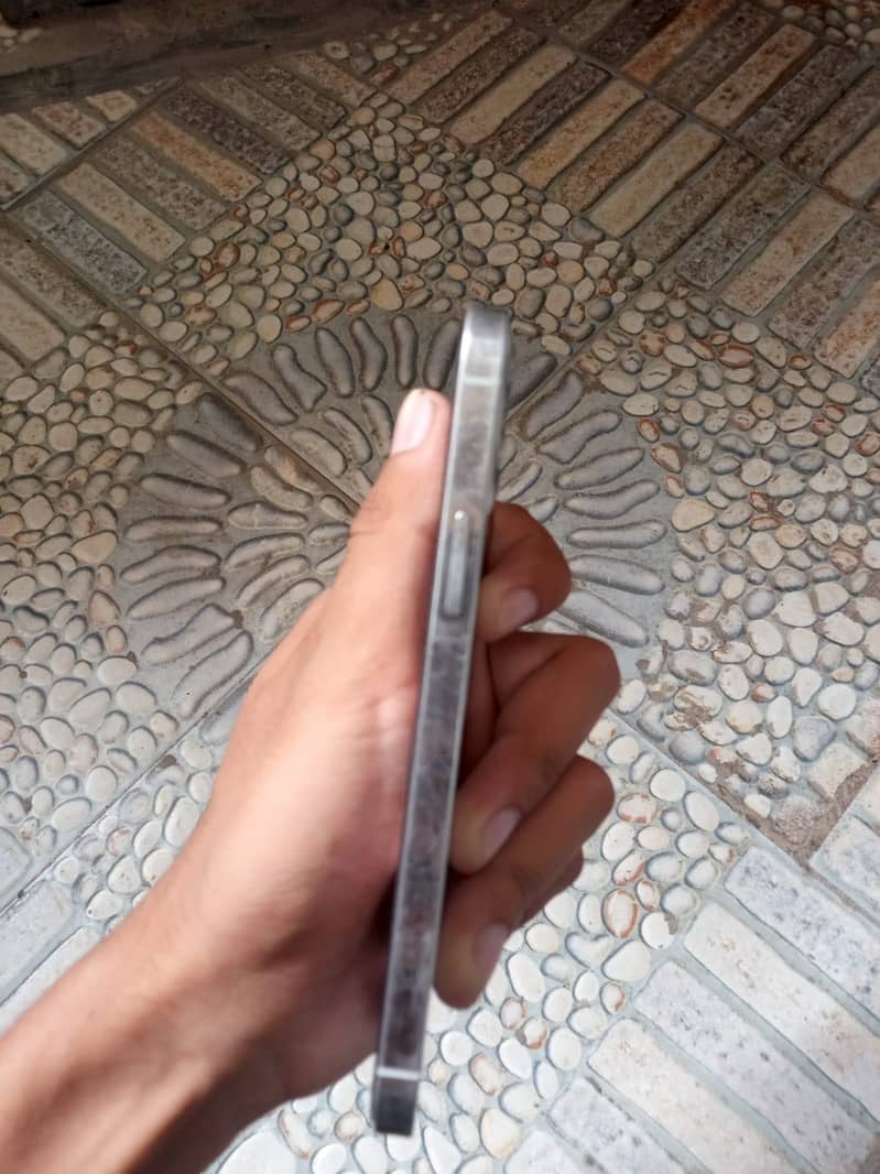 Apple iPhone 12 Pro 1