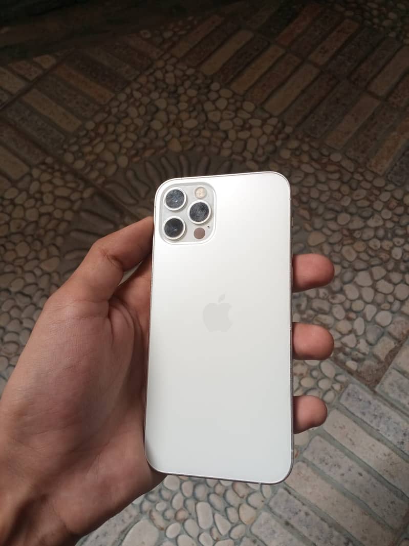 Apple iPhone 12 Pro 3