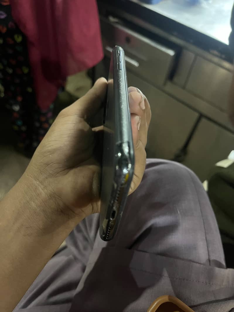 Apple iPhone X 0