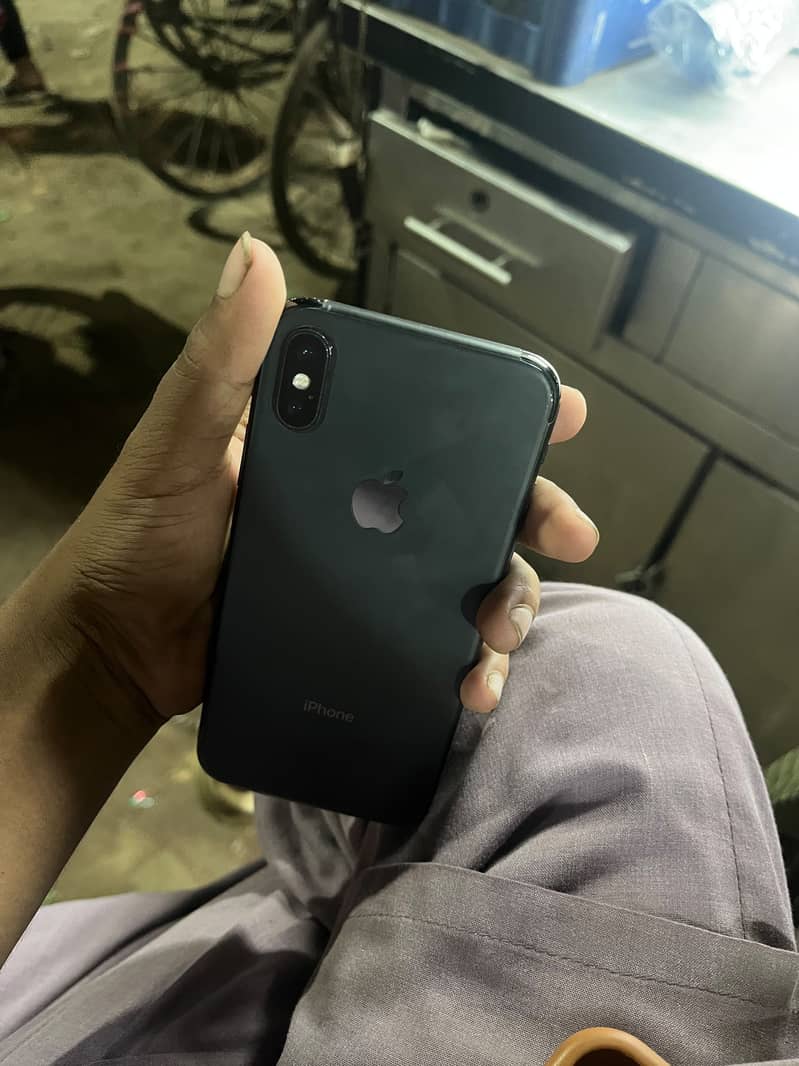 Apple iPhone X 3