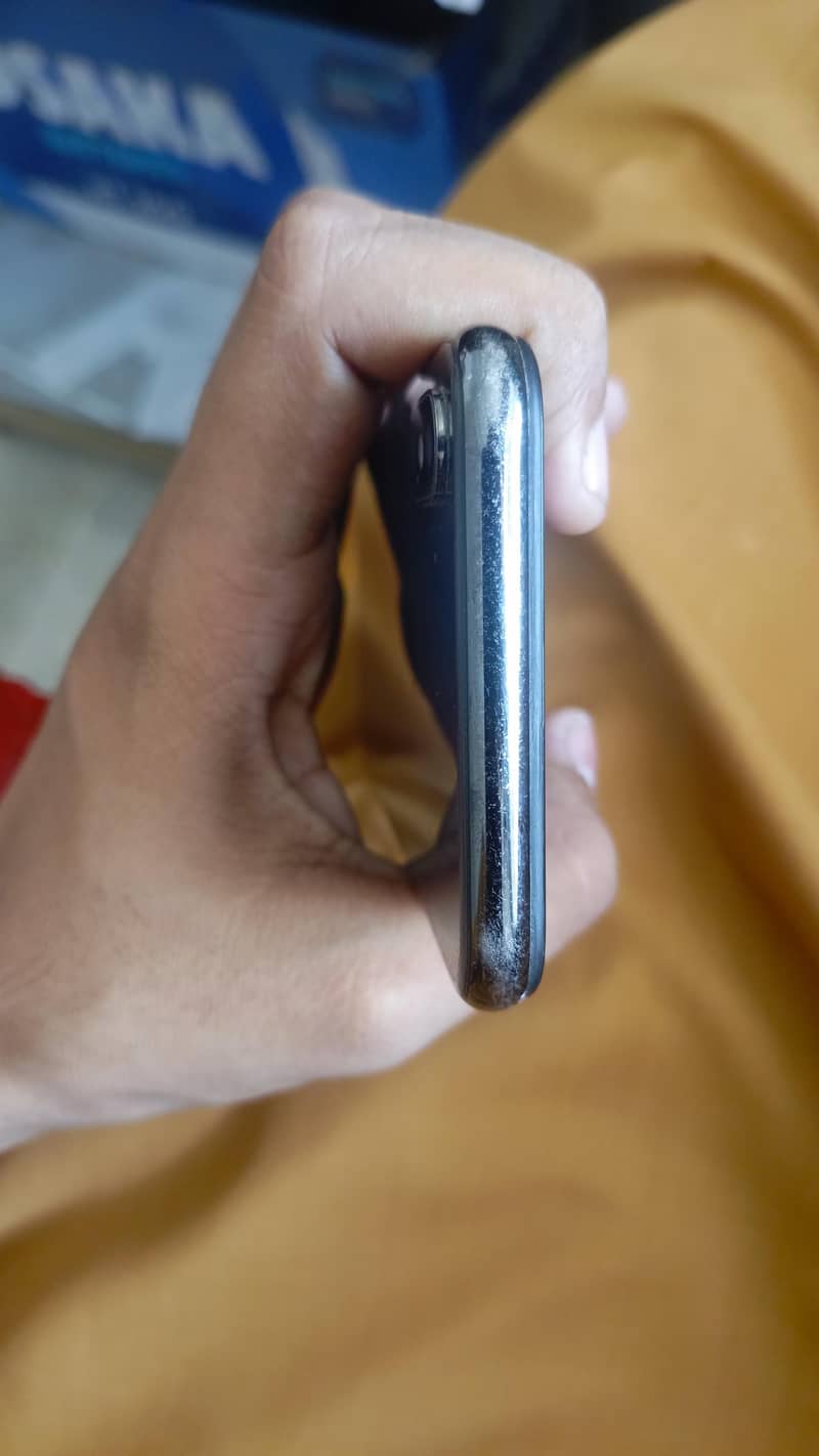 Apple iPhone X 5