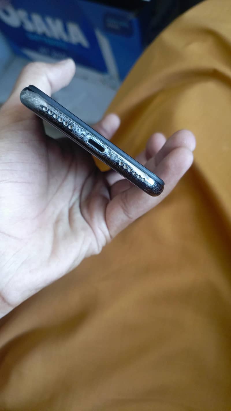 Apple iPhone X 6
